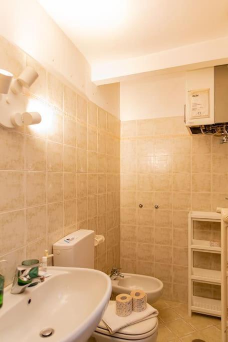 Cozy Apartment With A Strategic Position Флоренция Екстериор снимка